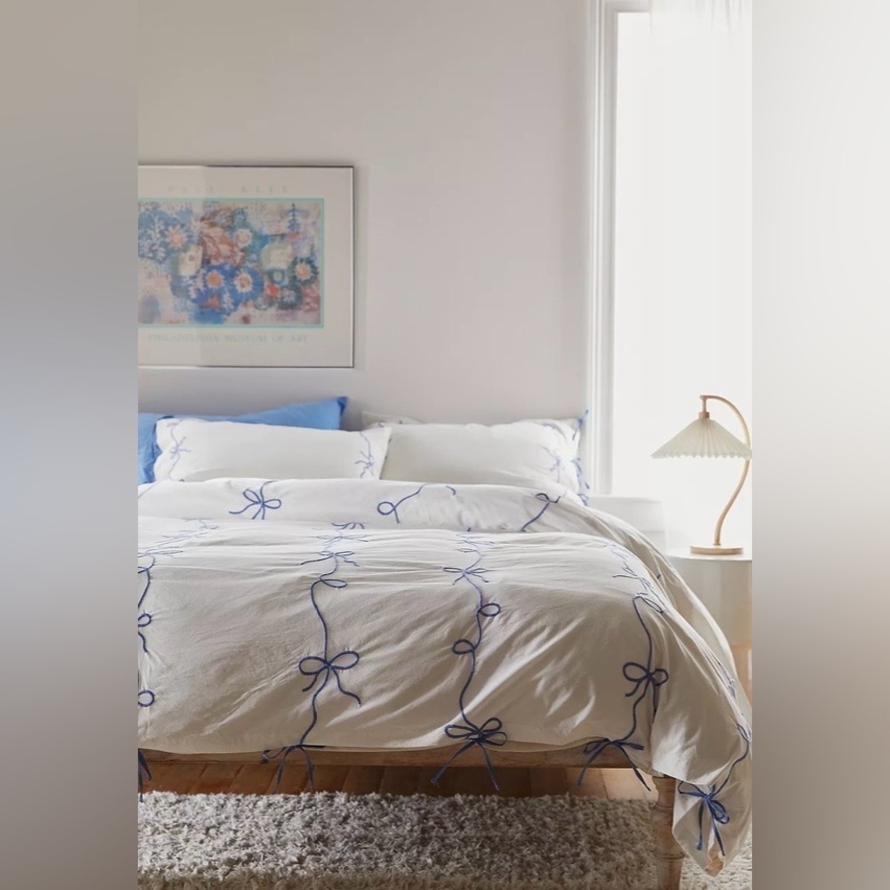 Urban Outfitters Lacey Bows Duvet Size King NIP